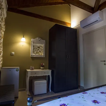 Гостевой дом Thalia Traditional